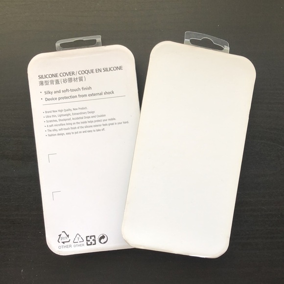 NEW iPhone Xs Max silicone case - Set of 2 - Picture 5 of 6